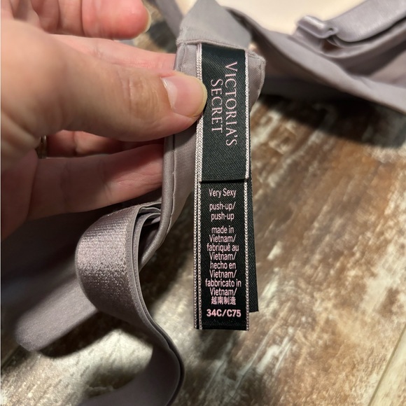 Victoria’s Secret Very Sexy bra - Picture 4 of 4